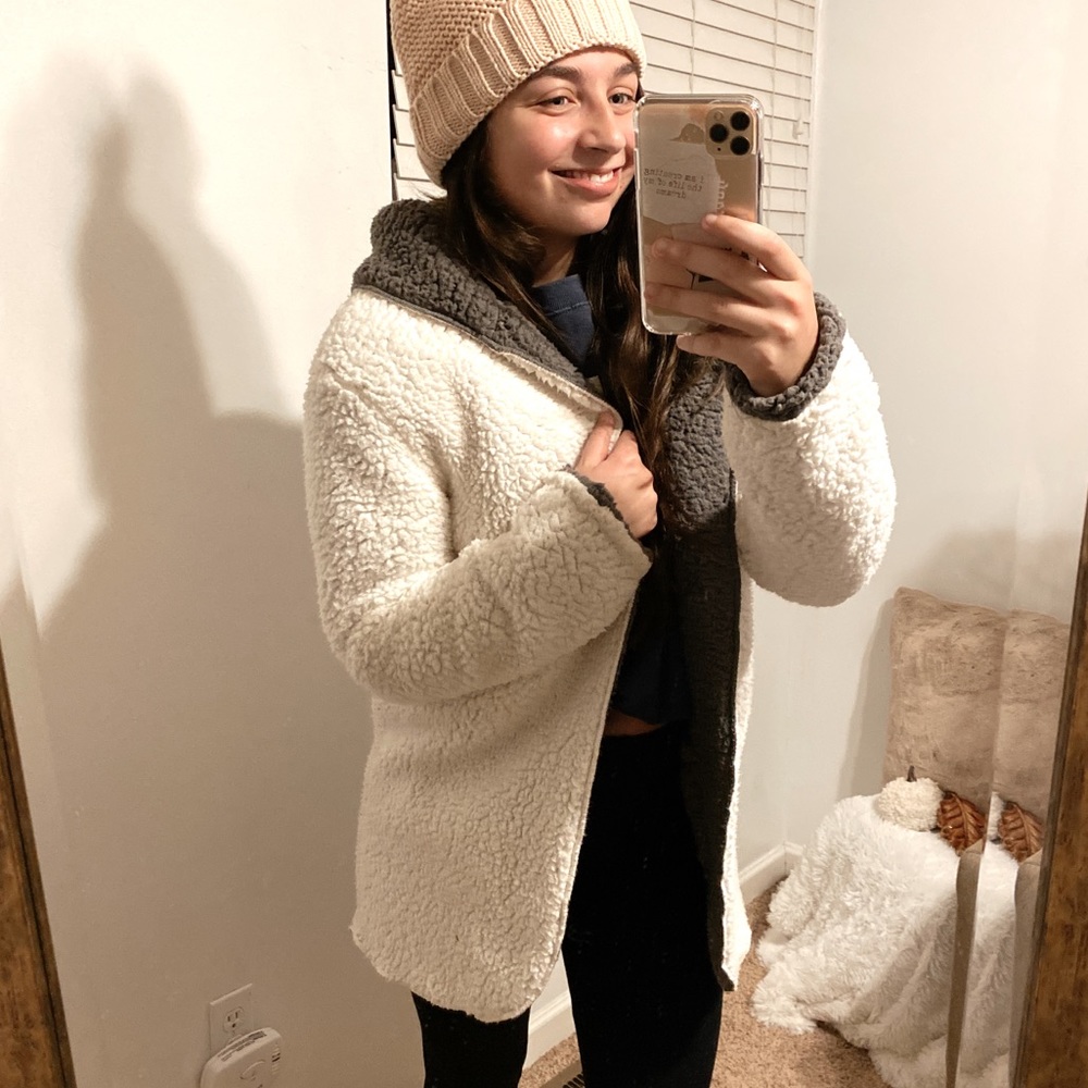 soft reversible gray & white teddy/sherpa hooded coat cardigan women’s sz M